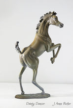 Cargar imagen en el visor de la galería, Bronze foal statue in classical bronze patina.
