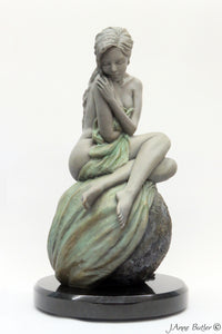 Escultura de bronce tamaño sobremesa "Solitario". 