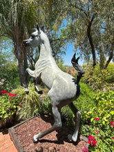 Cargar imagen en el visor de la galería, Horse bronze sculpture
