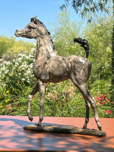 Escultura de potro de bronce en miniatura "Be Audacious". 