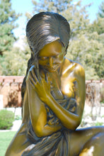 Cargar imagen en el visor de la galería, Solitaire life size figurative bronze sculpture by J. Anne Butler
