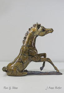 Escultura de potro de bronce en miniatura "Rise and Shine". 6,75" de alto