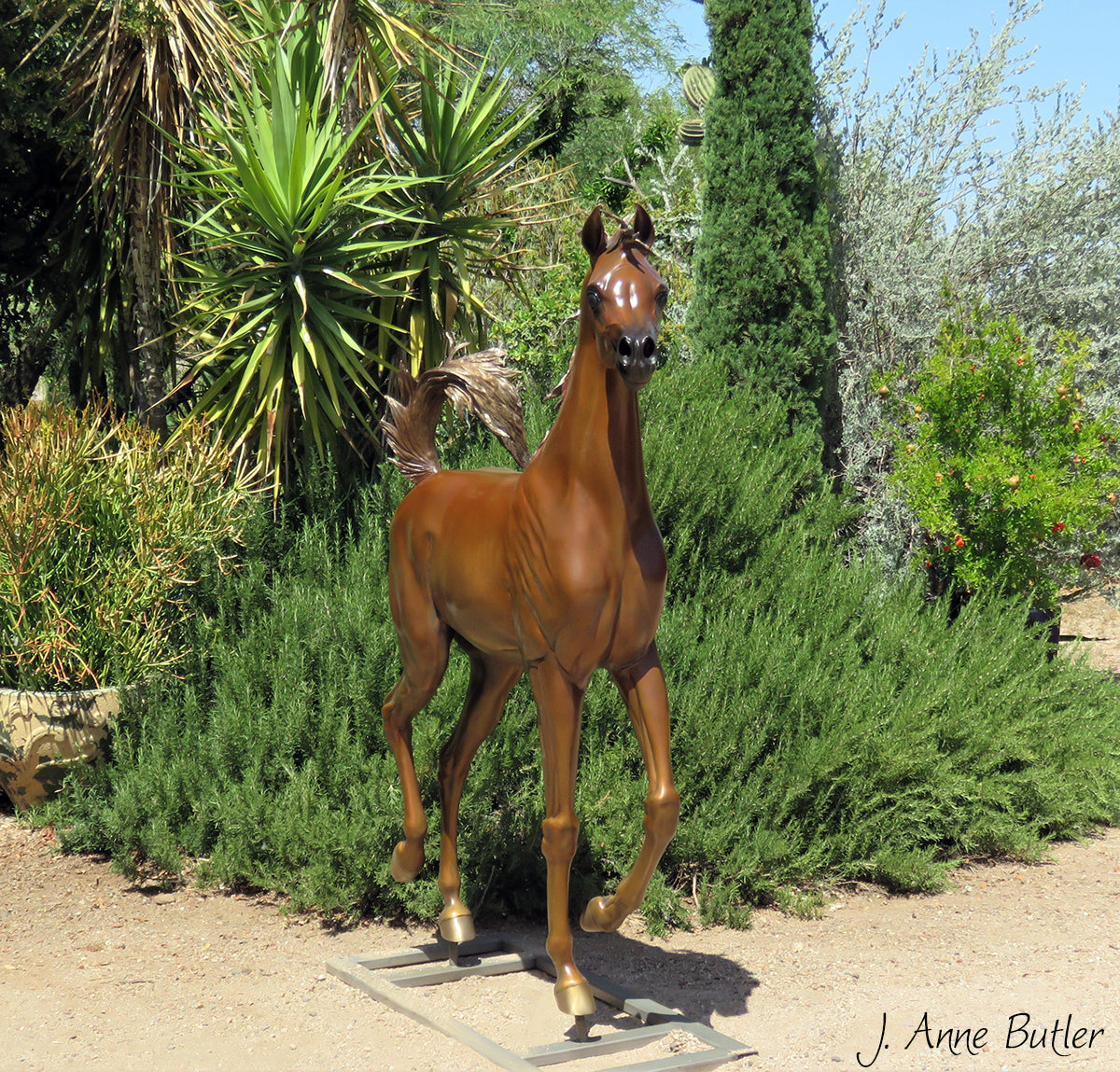 Escultura de bronce de caballo árabe de tamaño natural 